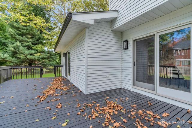 24 Dewey Drive, New Brunswick, NJ 08901