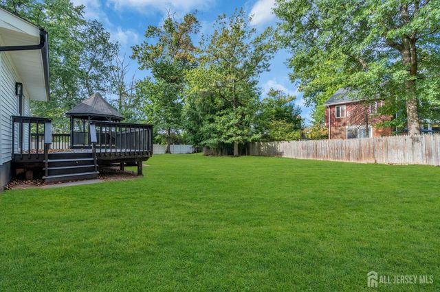 24 Dewey Drive, New Brunswick, NJ 08901