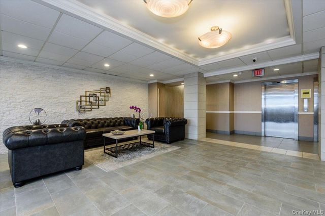 740 E Broadway 3L, Long Beach, NY 11561