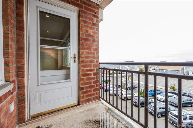 740 E Broadway 3L, Long Beach, NY 11561