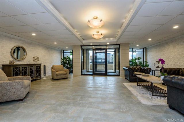 740 E Broadway 3L, Long Beach, NY 11561