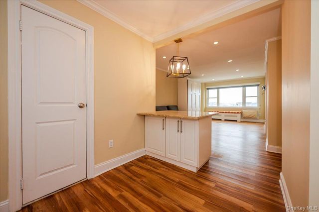 740 E Broadway 3L, Long Beach, NY 11561