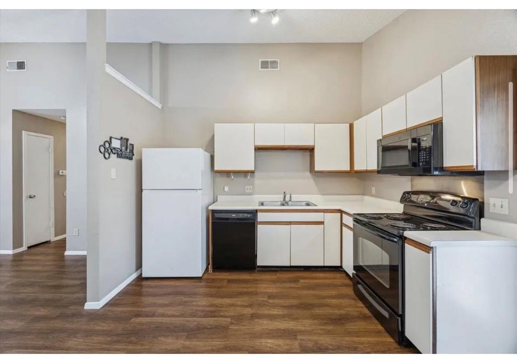 1015 E Yager LN 64, Austin, TX 78753