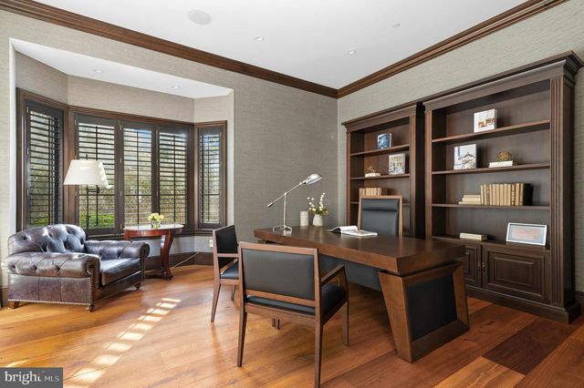 4869 GLENBROOK RD NW, Washington, DC 20016