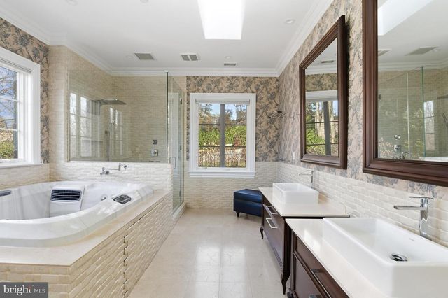 4869 GLENBROOK RD NW, Washington, DC 20016