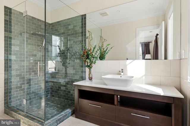 4869 GLENBROOK RD NW, Washington, DC 20016