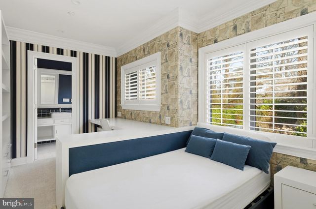 4869 GLENBROOK RD NW, Washington, DC 20016