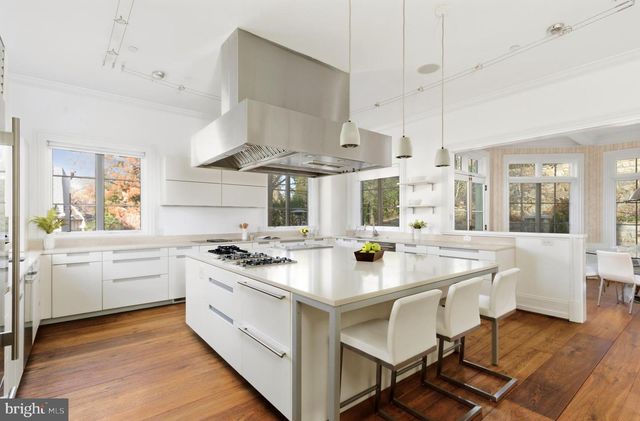 4869 GLENBROOK RD NW, Washington, DC 20016