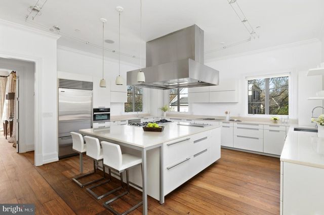 4869 GLENBROOK RD NW, Washington, DC 20016