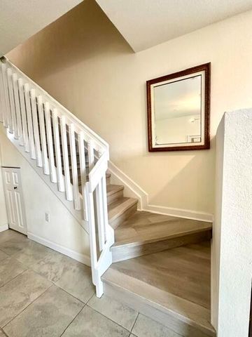 9207 W 33rd Lane, Hialeah, FL 33018