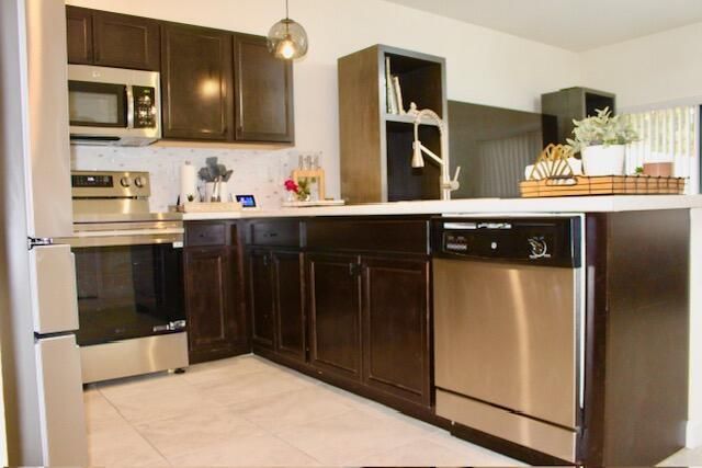 9207 W 33rd Lane, Hialeah, FL 33018