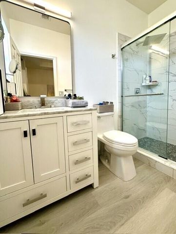 9207 W 33rd Lane, Hialeah, FL 33018