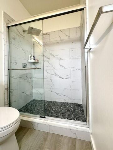 9207 W 33rd Lane, Hialeah, FL 33018