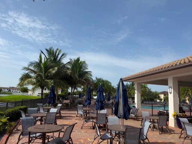 9207 W 33rd Lane, Hialeah, FL 33018