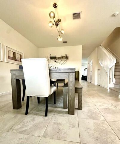 9207 W 33rd Lane, Hialeah, FL 33018