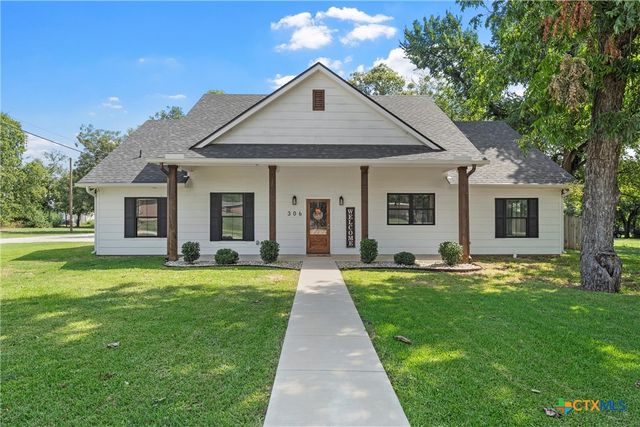 306 Eagle Drive, Eddy, TX 76524