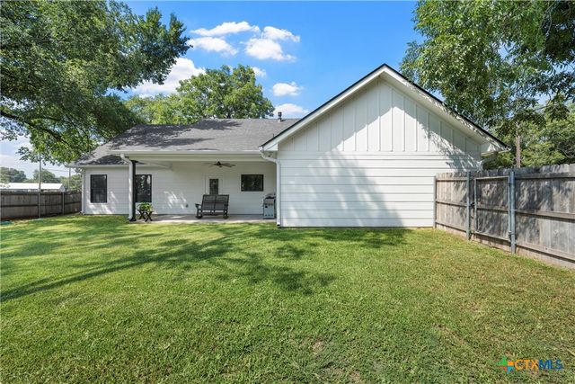 306 Eagle Drive, Eddy, TX 76524