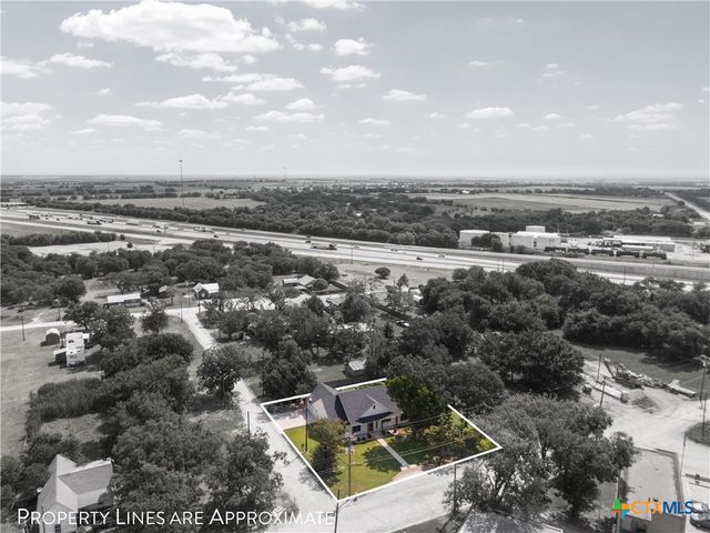 306 Eagle Drive, Eddy, TX 76524