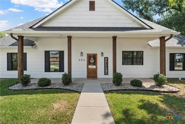 306 Eagle Drive, Eddy, TX 76524