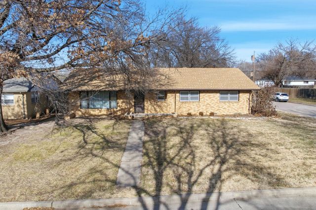 6120 E Murdock Ave, Wichita, KS 67208