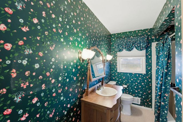 6120 E Murdock Ave, Wichita, KS 67208