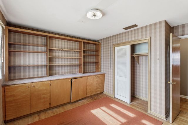 6120 E Murdock Ave, Wichita, KS 67208