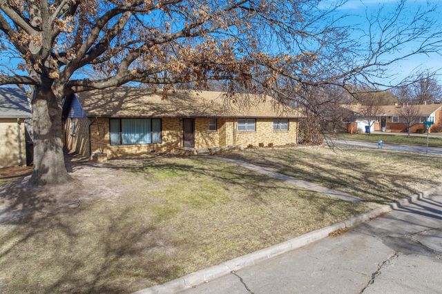 6120 E Murdock Ave, Wichita, KS 67208
