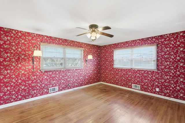 6120 E Murdock Ave, Wichita, KS 67208