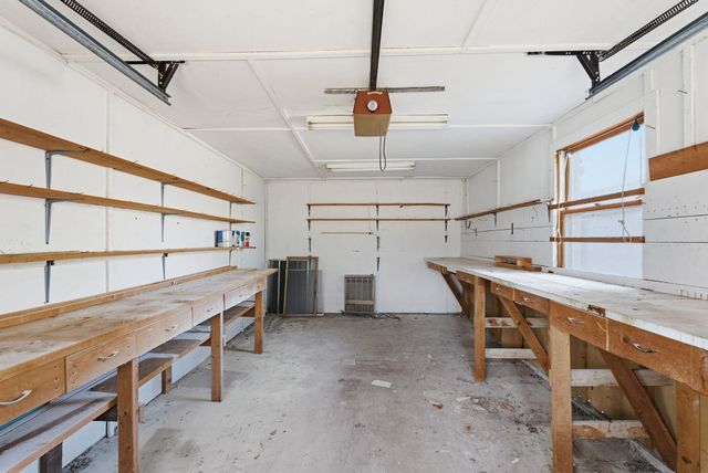 6120 E Murdock Ave, Wichita, KS 67208