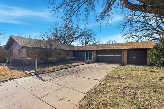 6120 E Murdock Ave, Wichita, KS 67208