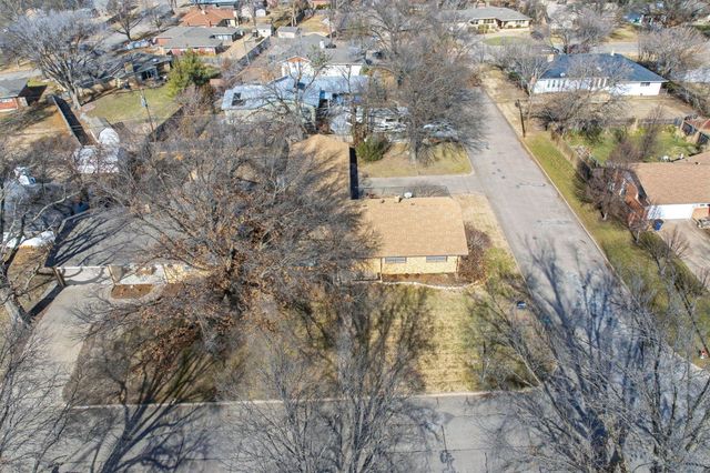 6120 E Murdock Ave, Wichita, KS 67208