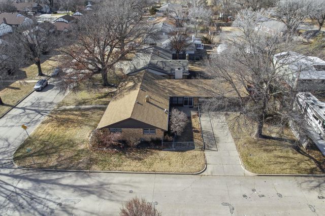 6120 E Murdock Ave, Wichita, KS 67208