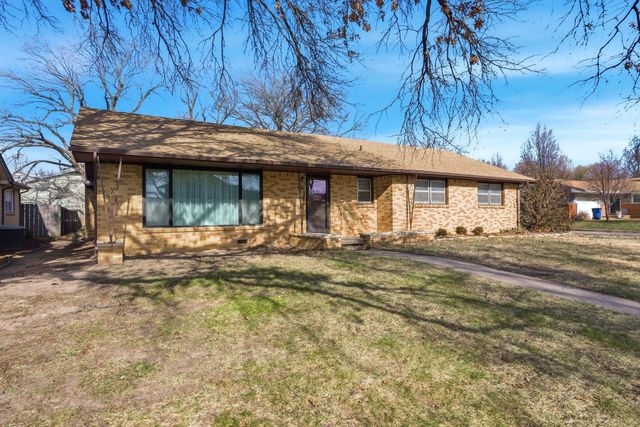 6120 E Murdock Ave, Wichita, KS 67208