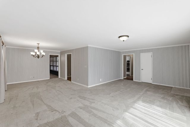 6120 E Murdock Ave, Wichita, KS 67208