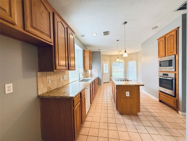 16619 Palisades Point Drive, Houston, TX 77059