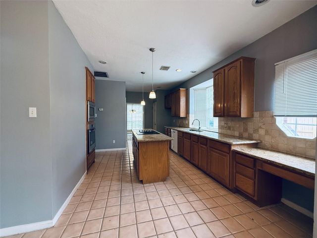 16619 Palisades Point Drive, Houston, TX 77059