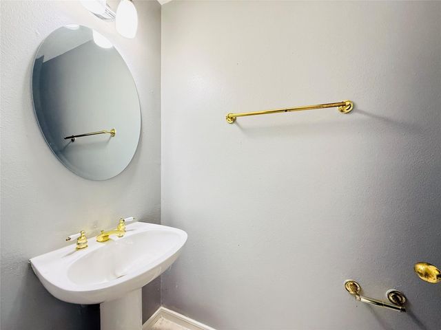 16619 Palisades Point Drive, Houston, TX 77059