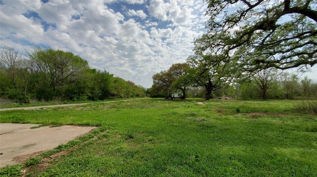191 Country Oaks Street, Brazoria, TX 77422