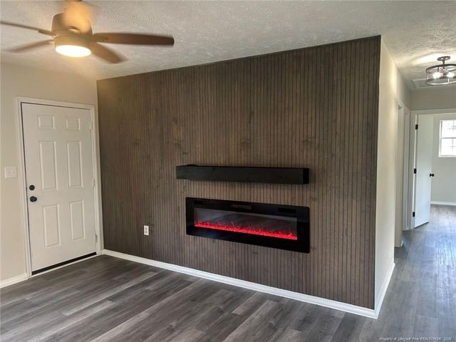 1435 Strickland Bridge Road, Fayetteville, NC 28304