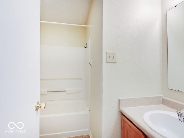 2372 Summerwood Lane, Greenwood, IN 46143