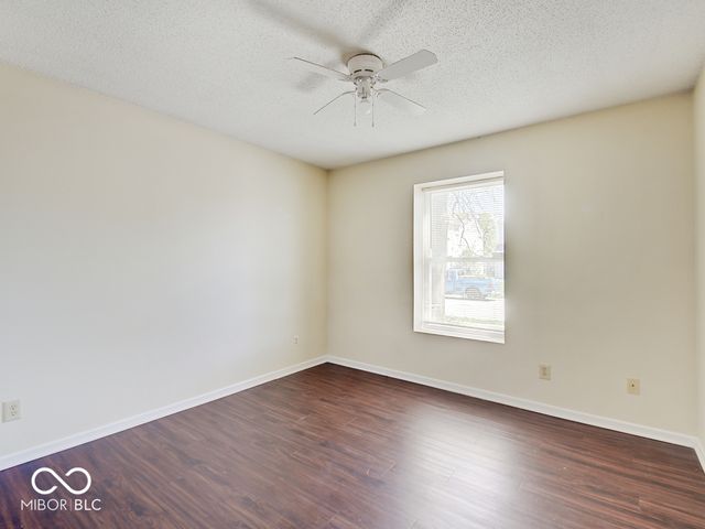 2372 Summerwood Lane, Greenwood, IN 46143