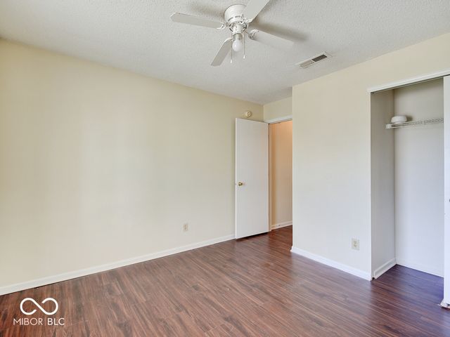 2372 Summerwood Lane, Greenwood, IN 46143