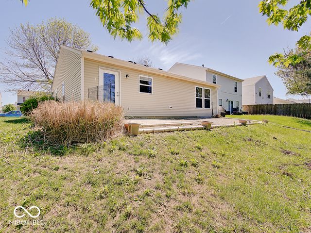 2372 Summerwood Lane, Greenwood, IN 46143