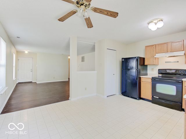 2372 Summerwood Lane, Greenwood, IN 46143