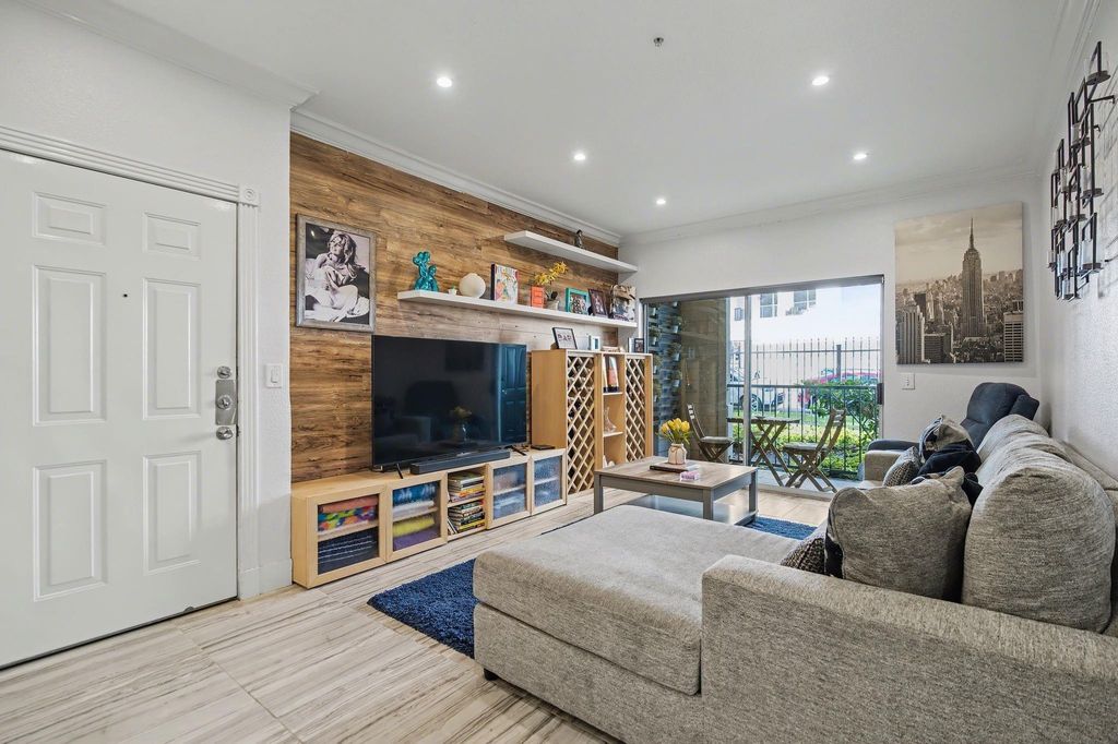 3231 Allen Parkway 2104, Houston, TX 77019