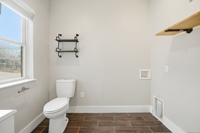 243 Chesswood, San Antonio, TX 78228