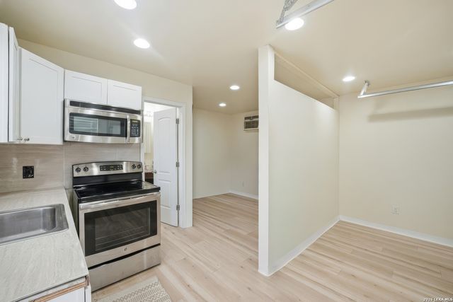 243 Chesswood, San Antonio, TX 78228