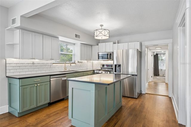 809 N HYER AVENUE, Orlando, FL 32803