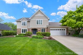 2010 Canterbury Place, Wheaton, IL 60189