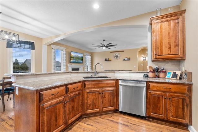 2311 NW Hedgewood Drive, Grain Valley, MO 64029